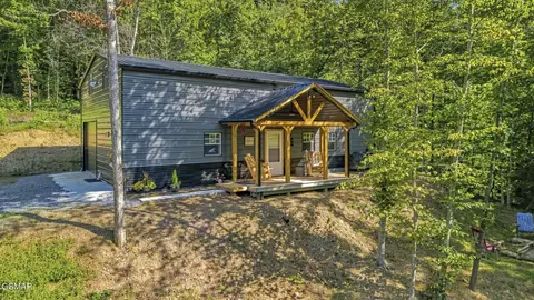 2453 Lower Rinehart Rd, Dandridge, TN 37725