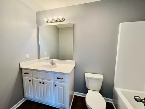 Bath - 111 Glenhaven Ln, Goodspring, TN 38460 photo 1 of 3
