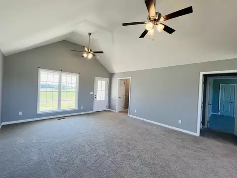 Living - 111 Glenhaven Ln, Goodspring, TN 38460 photo 3 of 3