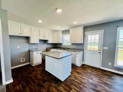 Kitchen - 111 Glenhaven Ln, Goodspring, TN 38460 photo 1 of 3