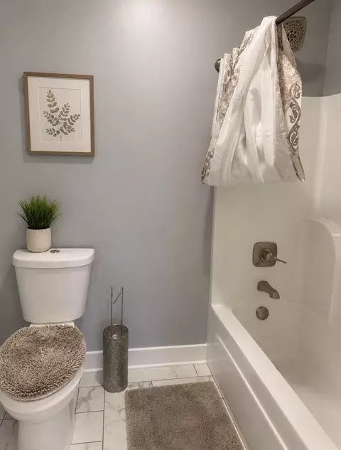 Bath - 4217 Sandy Springs Rd, Springfield, TN 37172 photo 2 of 6