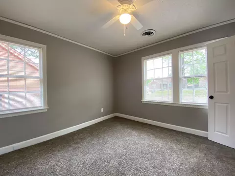 743 E Mckellar Ave, Memphis, TN 38106 photo 3