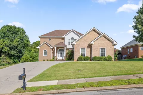 5639 NW Avenwood Cir, Cleveland, TN 37312