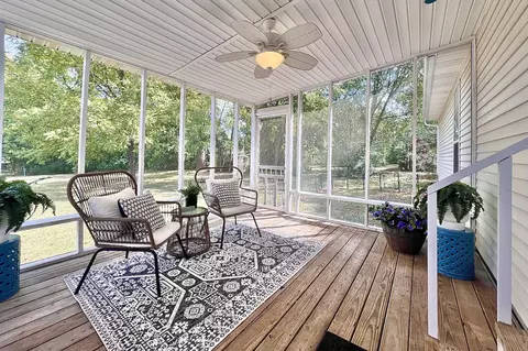 206 Central Ave, Chapel Hill, TN 37034