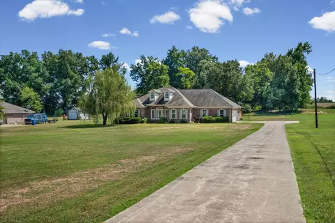 Exterior - 371 Brierhedge Rd, Covington, TN 38019 photo 8 of 10