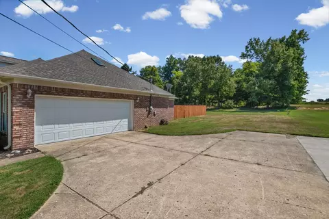 Exterior - 371 Brierhedge Rd, Covington, TN 38019 photo 3 of 10
