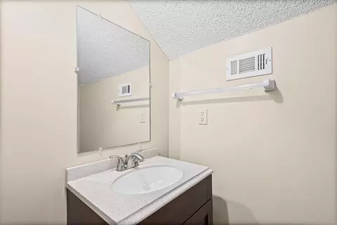 Bath - 371 Brierhedge Rd, Covington, TN 38019 photo 7 of 7