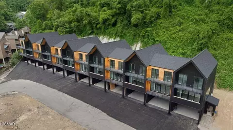 215 Circle Dr UNIT 2, Gatlinburg, TN 37738