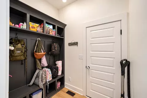 Entry Way - 258 Daniel St, Pleasant View, TN 37146 photo 3 of 6