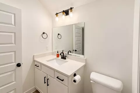 Bath - 258 Daniel St, Pleasant View, TN 37146 photo 5 of 6