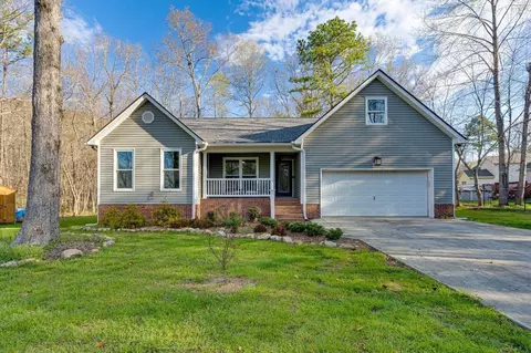 34 Woodland Ct, Trenton, GA 30752