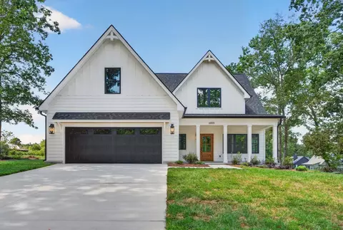 6855 Sawyer Rd, Signal Mountain, TN 37377
