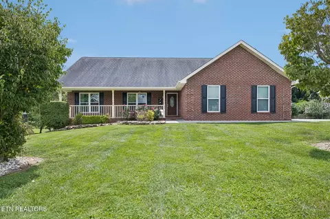 380 Willingham Dr, Lenoir City, TN 37771