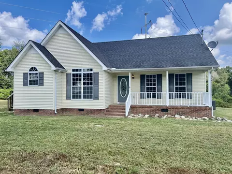 33 Long Meadow Dr, Fayetteville, TN 37334