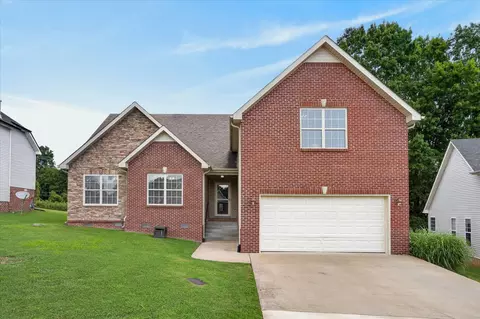 411 River Heights Dr, Clarksville, TN 37040