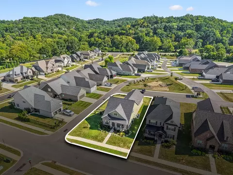 102 Stonehaven Way, Hendersonville, TN 37075