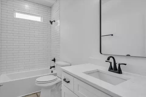 Bath - 61 Hickory Grove Dr, Morrison, TN 37357 photo 7 of 7