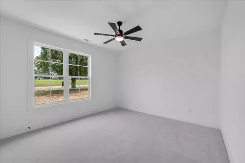 Bedroom - 61 Hickory Grove Dr, Morrison, TN 37357 photo 3 of 4