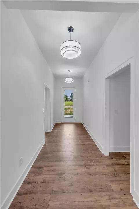 Entry Way - 61 Hickory Grove Dr, Morrison, TN 37357 photo 3 of 6