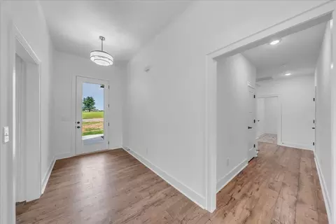 Entry Way - 61 Hickory Grove Dr, Morrison, TN 37357 photo 4 of 6