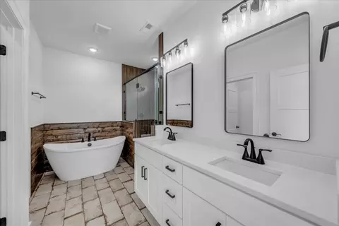 Bath - 61 Hickory Grove Dr, Morrison, TN 37357 photo 1 of 7