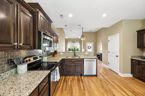 Kitchen - 506 Fallacy Ct, Murfreesboro, TN 37129 photo 3 of 8