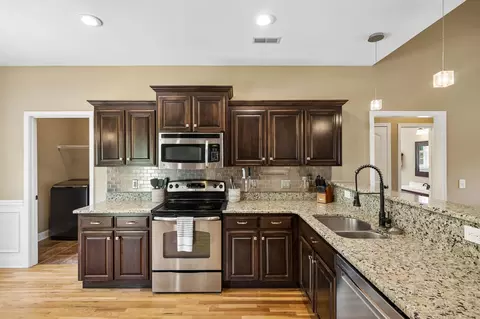 Kitchen - 506 Fallacy Ct, Murfreesboro, TN 37129 photo 4 of 8