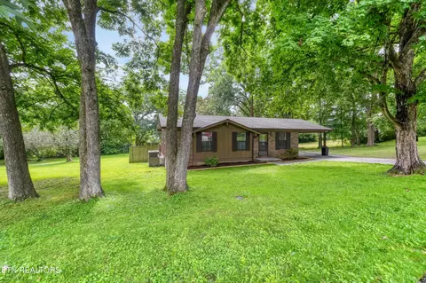 115 Washington Ave, Etowah, TN 37331