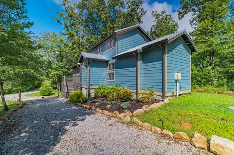 246 Hemlock Cv, Tracy City, TN 37387