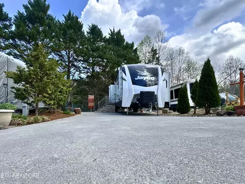 162 Highway 73, Townsend, TN 37882