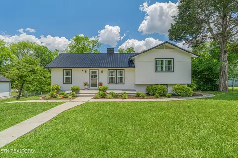 1802 Charles Dr, Knoxville, TN 37918
