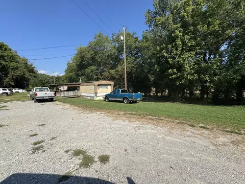 2 Mckinney Ln, Elmwood, TN 38560