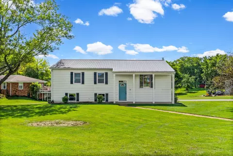 201 W Meadow Dr, Clarksville, TN 37043