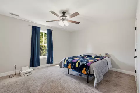 Bedroom - 201 16th Ave E, Springfield, TN 37172 photo 6 of 6