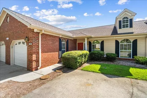 609 Black Oak Dr #123, Dalton, GA 30721