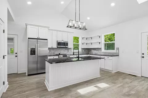 Kitchen - 1198 Rogues Fork Rd, Bethpage, TN 37022 photo 1 of 4