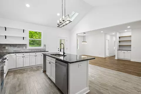 Kitchen - 1198 Rogues Fork Rd, Bethpage, TN 37022 photo 4 of 4