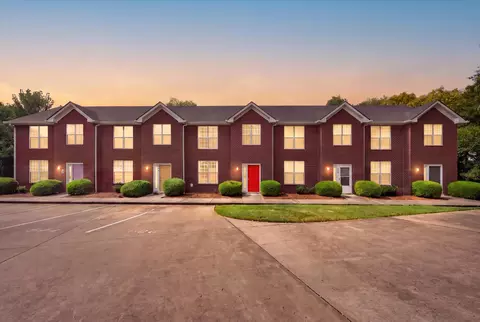 522 S 1st St, Clarksville, TN 37040