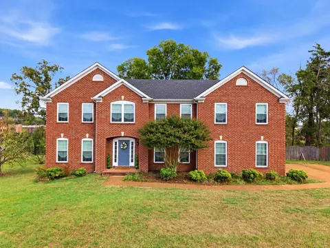 201 Briarcotes Cir, La Vergne, TN 37086