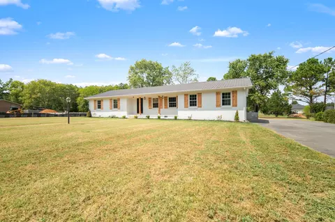 813 Brookhaven Cir, Shelbyville, TN 37160