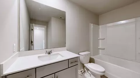 Bath - 384 Casper Dr, Spring Hill, TN 37174 photo 3 of 4