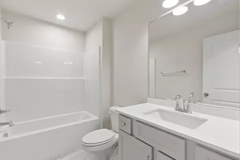 Bath - 199 Phillips Bnd, Spring Hill, TN 37174 photo 6 of 6