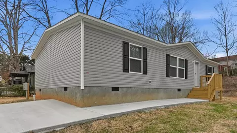 1003 Magnolia St, Rossville, GA 30741