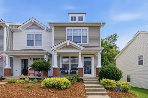 704 Flintlock Ct, Nashville, TN 37217