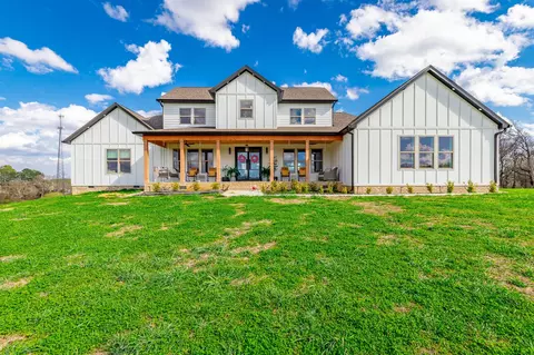 686 Bell Rd, La Fayette, GA 30728