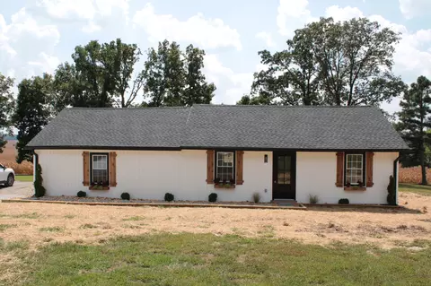 8285 Pilot Rock Rd, Hopkinsville, KY 42240