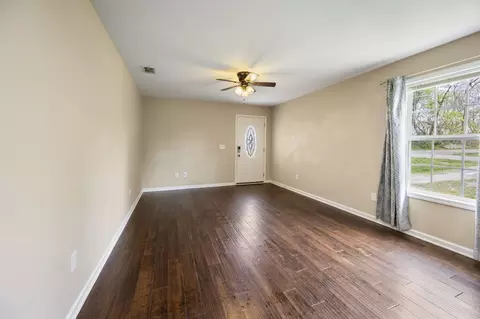 Living - 406 Cherry St, Decherd, TN 37324 photo 4 of 6
