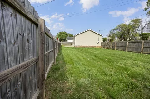 Exterior - 406 Cherry St, Decherd, TN 37324 photo 3 of 8
