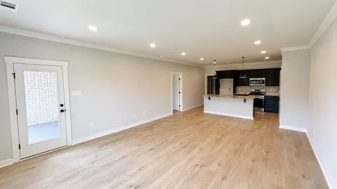 Living - 498 W Foxrun, Springfield, TN 37172 photo 2 of 5