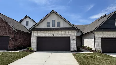 Exterior - 498 W Foxrun, Springfield, TN 37172 photo 2 of 4